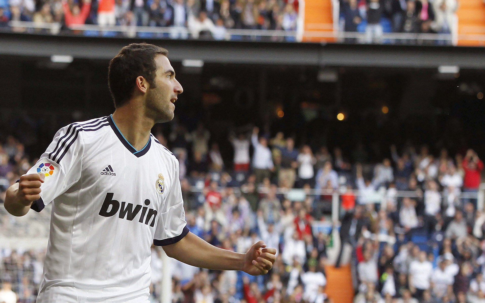 德甲球队基于数据分析优化中场组织与防守协作，德甲十大中场